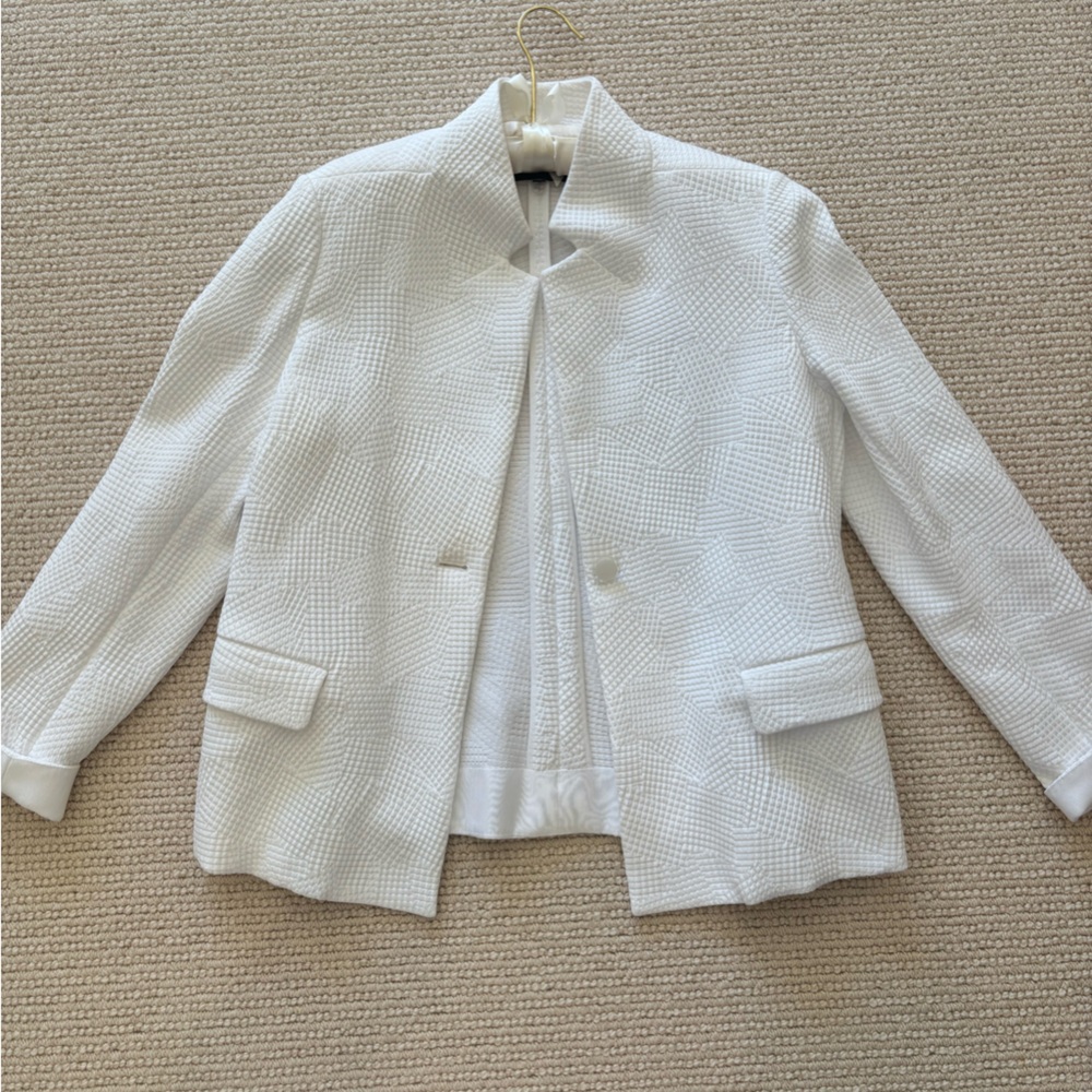 Chic White Textured Blazer